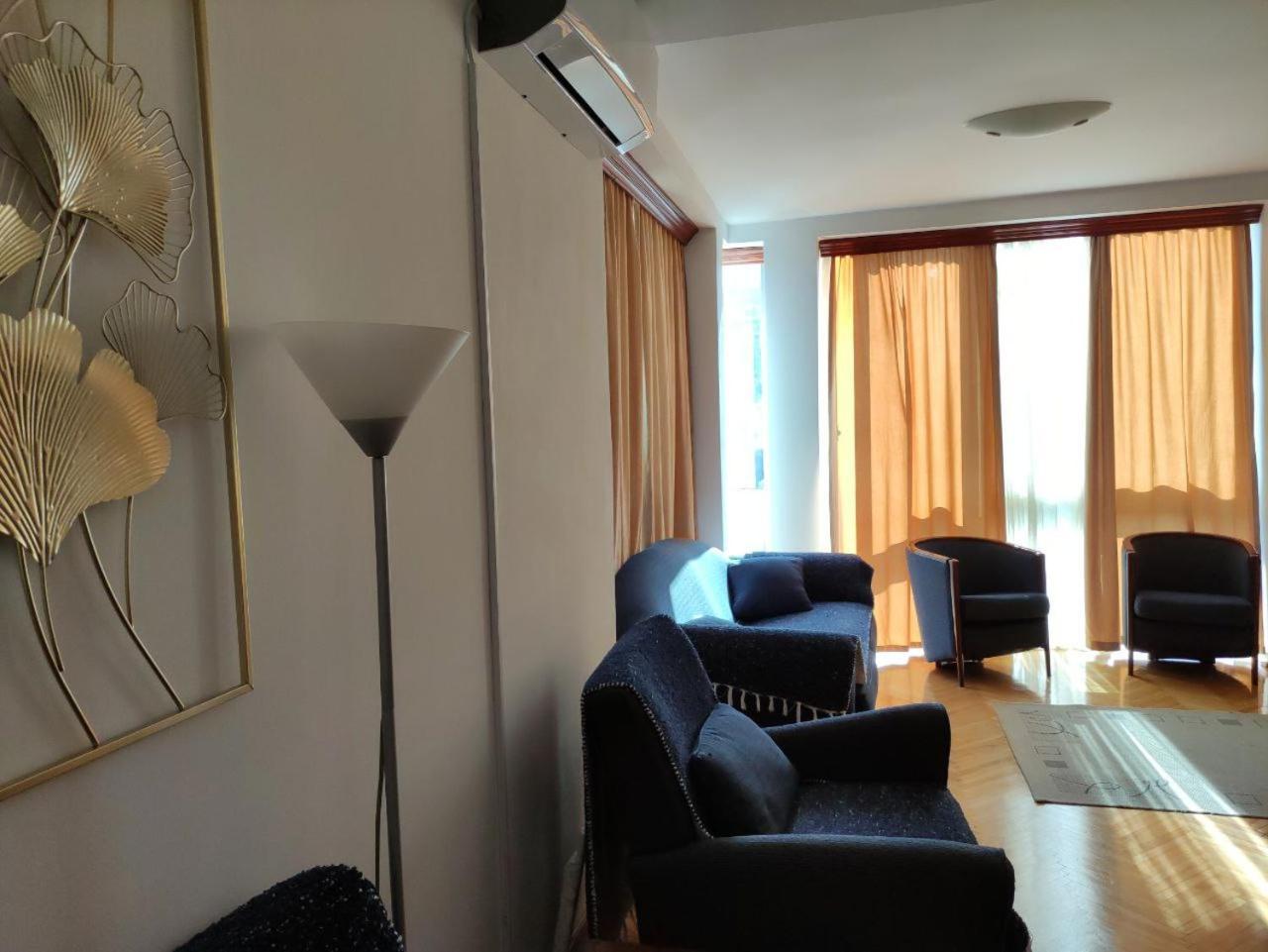 Hotel Ambasador Podgorica Exterior foto